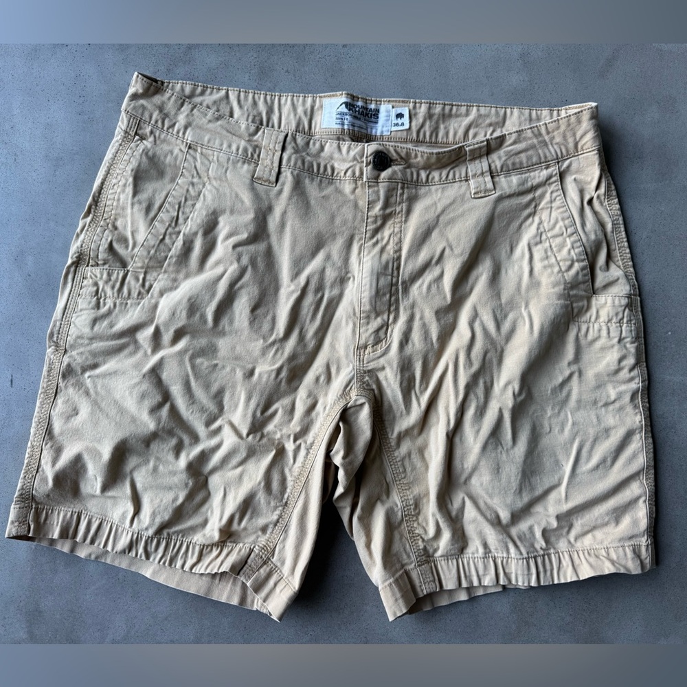 Mountain Khakis Men's Shorts Size 36x8